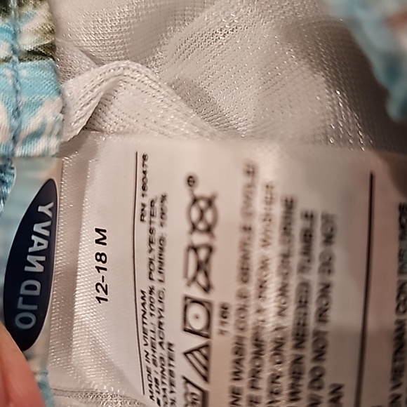 Old Navy Swim shorts - Picture 5 of 7